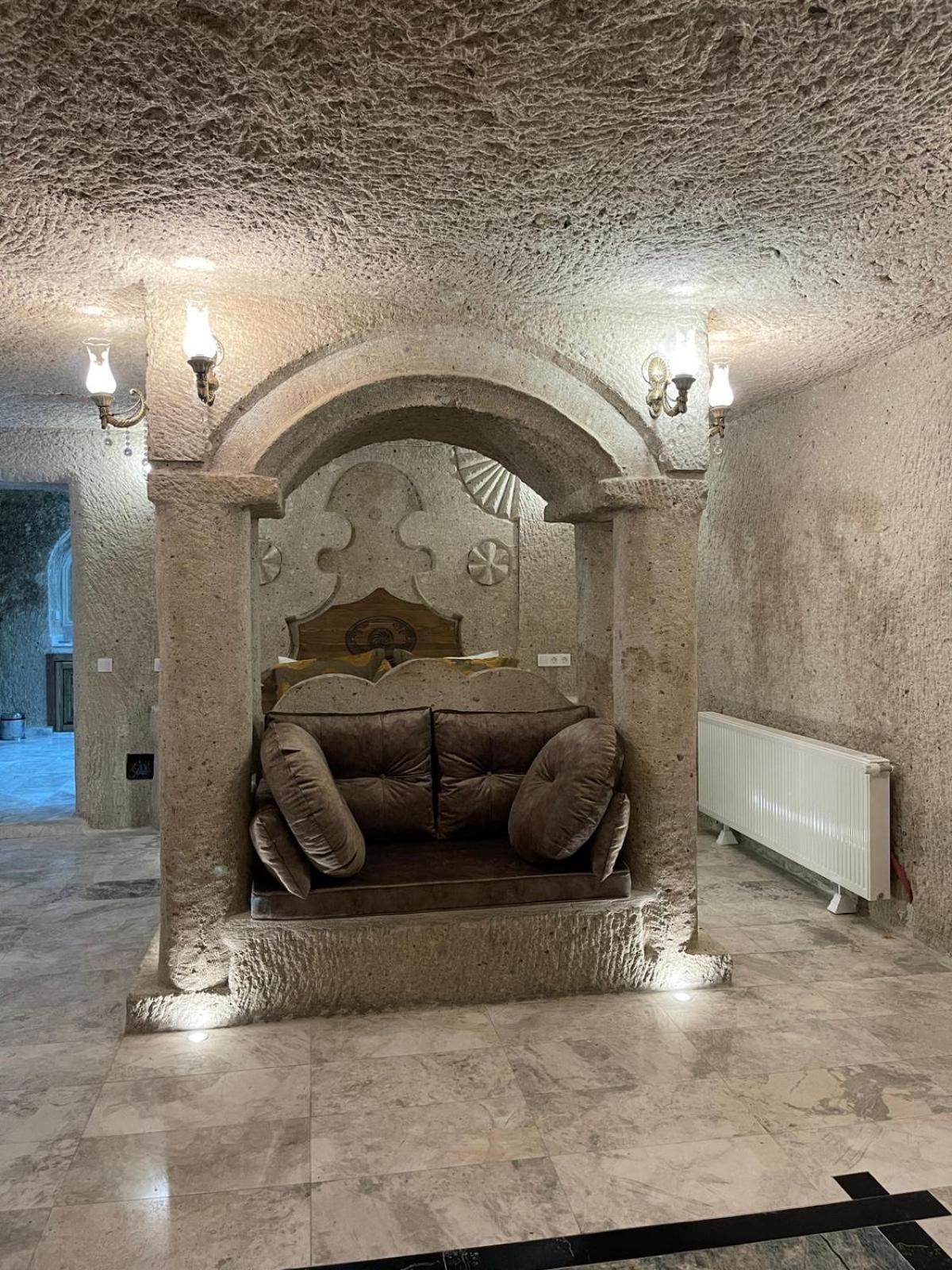 Cappadocia Empire Cave Hotel Goreme Exterior photo